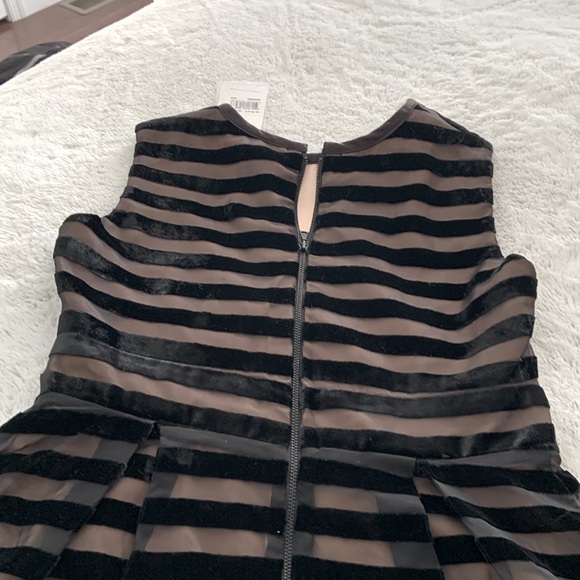 Bardot Junior part dress black over nude - Picture 3 of 3